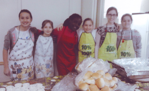 Les filles du groupe SPA au souper communautaire du 13 février 2015