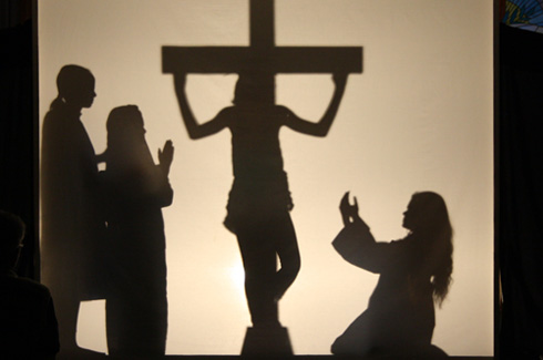 Chemin de croix (3 avril 2015) organisé par les filles du groupe SPA – Crucifixion de Jésus